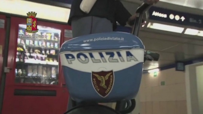 Agenti si camuffano raccoglitori di asparagi e catturano ladro