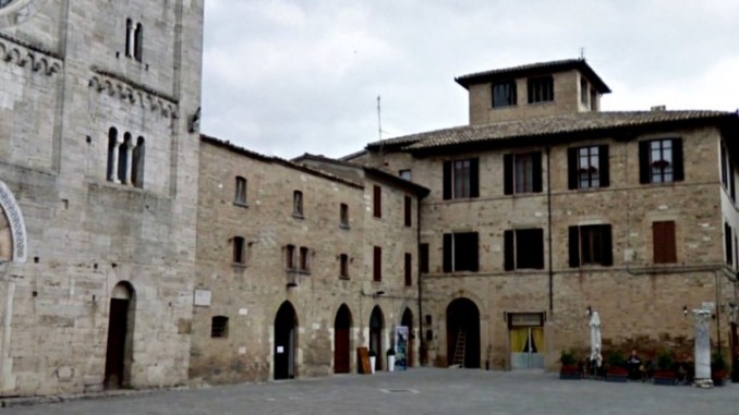 Liquidazione di fine mandato, Bevagna in saldo