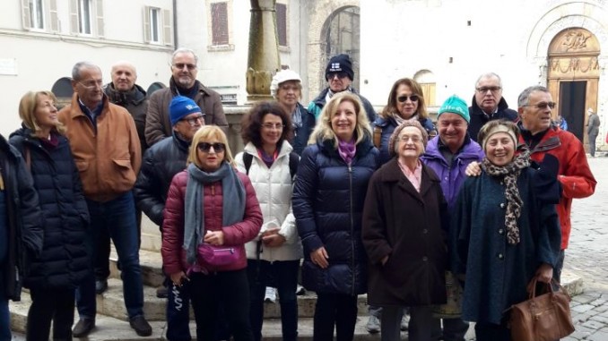 Un gruppo di Folignocammina alla scoperta delle bellezze artistiche di Bevagna