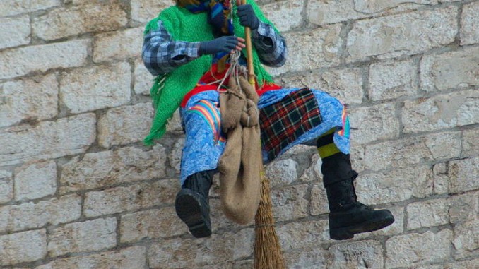 Montefalco, la Befana scenderà dalla terrazza del palazzo comunale