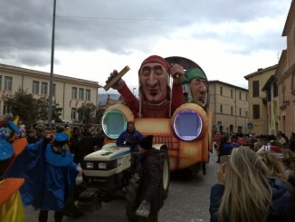 Carnevale dei ragazzi, notevoli coreografie dei gruppi mascherati