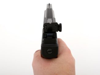 Minaccia moglie con pistola arrestato a Foligno