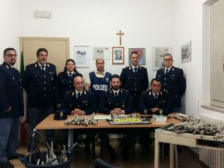 Agenti si camuffano raccoglitori di asparagi e catturano ladro
