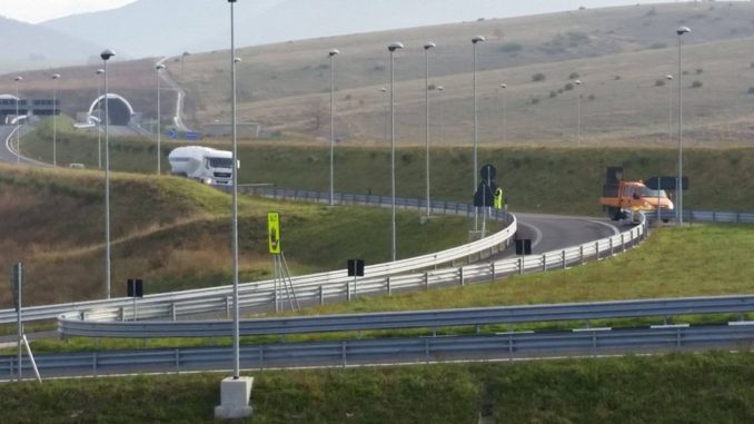 Incidente stradale allo svincolo Foligno Est, si ribalta autoarticolato