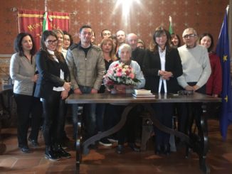 Agnese Camilli, la nonnina di Montefalco accolta con tanti applausi in Comune