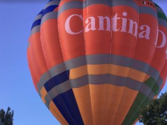 Bevagna, la Giunta Falsacappa vola in alto, ma in mongolfiera
