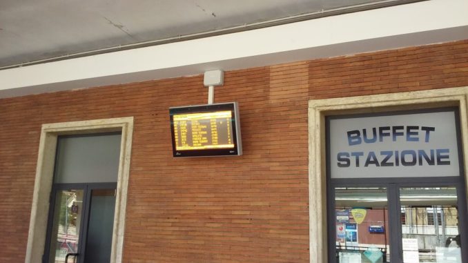 STAZIONE-FOLIGNO Gratta e vinci fortunato, vince 1 milione 756 mila euro al bar della stazione