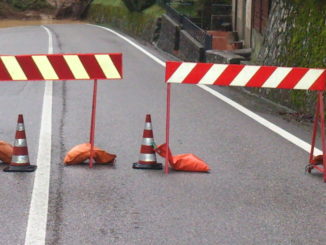 Piove di continuo e a Foligno frana un pezzo di montagna