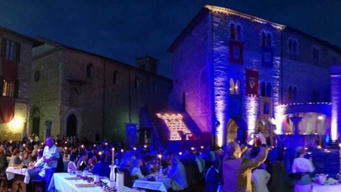 Tutto pronto a Bevagna per il tradizionale Banchetto Medievale