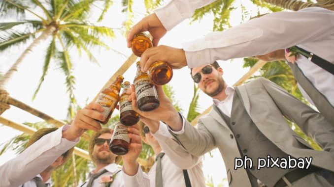 Cotta o Cruda... Mai Nuda giro del mondo in 90 birre e gastronomia Cotta o Cruda... Mai Nuda giro del mondo in 90 birre e gastronomia
