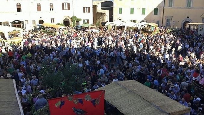 Torna Festa della Vendemmia a Montefalco, musica e sfilata dei carri