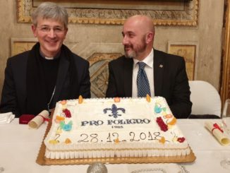 Pro Foligno consegna Giglio d'Oro 2018 al vescovo Gualtiero Sigismondi