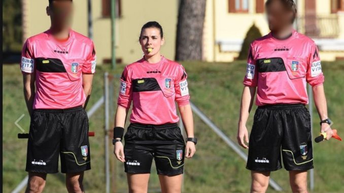 Presidente umbro critica le donne nel calcio, alle pulizie o in cucina!