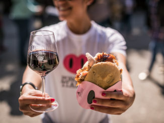 Porchettiamo, uno degli eventi enogastronomici più attesi del centro Italia. Presenta la sua 12esima edizione
