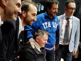 Stefano Zuccarini e il Capitano Matteo Salvini, bagno di folla a Foligno