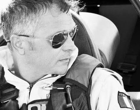 Quintana, il sindaco non partecipa, va al Campionato di Acrobazia in Aliante