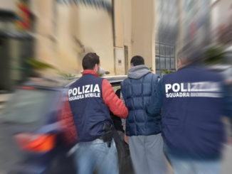 Picchia la compagna incinta e la minaccia, divieto di avvicinamento per maltrattamenti a Foligno