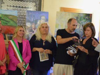 Al taglio del nastro erano presenti: Donatella Porzi presidente del consiglio Regionale