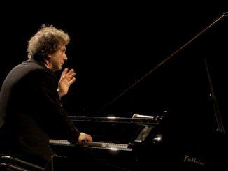 Foligno Musica, il pianista e compositore Roberto Cacciapaglia in concerto