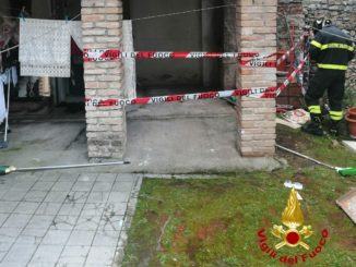 Cade in un pozzo, minorenne salvato dai vigili del fuoco, sta bene