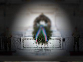 Cittadinanza onoraria al Milite ignoto, medaglia d'oro al valor Militare