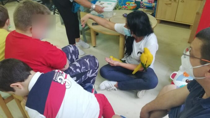 Centro ABA L’Edera iniziato l’avvicinamento agli animali ai bambini autistici