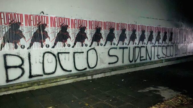 Blocco Studentesco Foligno, "Infuriati" è il motto sui manifesti