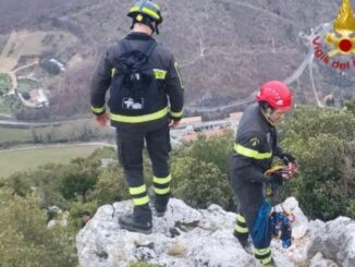 Pale di Foligno, i Vigili del fuoco aiutano una ragazza sola in escursione, si è trovata in difficoltà lungo la strada