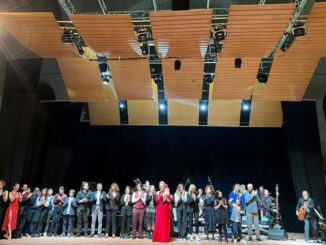 Musica, tango e poesia nella serata Lezioni di piano