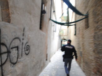 Polizia passa al setaccio le aree della movida notturna, denunciato 25enne