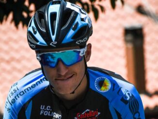 Matteo Bennati portabandiera UC Foligno al Campionato Italiano JunioresMatteo Bennati portabandiera UC Foligno al Campionato Italiano Juniores