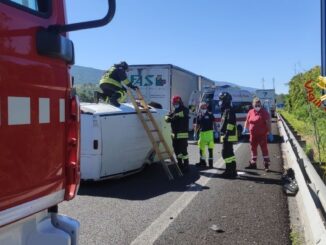 Incidente a Foligno, si schianta contro muraglione del sottopassaggio, muore automobilista