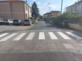 Foligno, sistemazione della segnaletica stradale di via Borroni