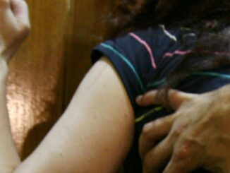 Ingiurie e minacce di morte alla moglie, arrestato per maltrattamenti