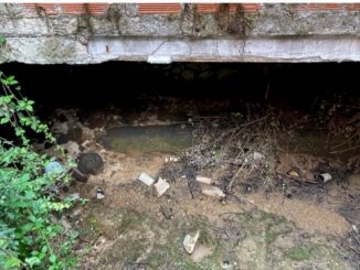 Canale sotterraneo fiume Menotre non più ripulito da anni, pericolo!