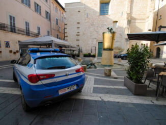 Anziana in stato confusionale in via Lazio soccorsa dalla polizia di stato