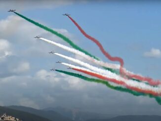 Frecce Tricolori, a Foligno uno spettacolo suggestivo, tutti con la testa all'insù