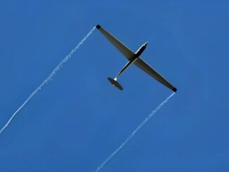 Frecce Tricolori, a Foligno anche il sindaco Zuccarini con l'aliante