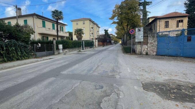 Via Pietro Gori, Foligno. Da domani lavori di asfaltatura