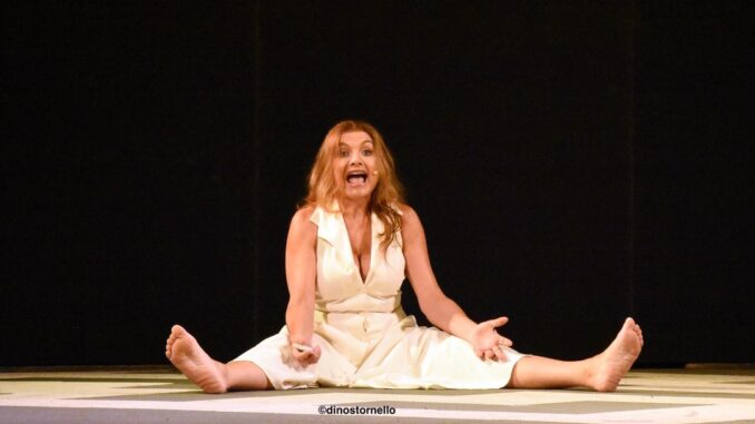 Al Teatro Clitunno va in scena “La spiaggia” di Luca De Bei