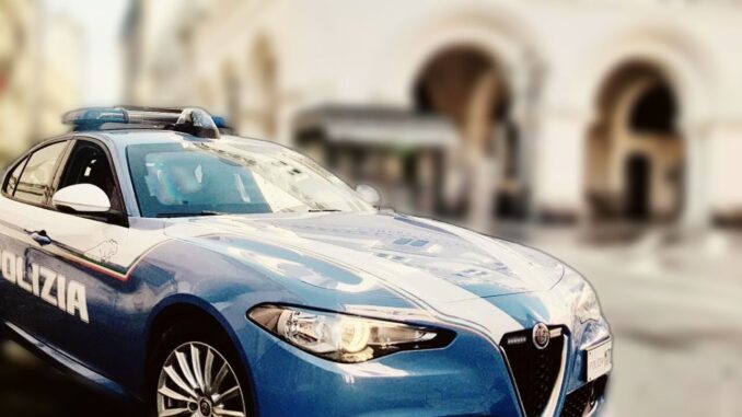 Picchia moglie davanti a figlio, lei scappa in strada, arresto in flagranza differita