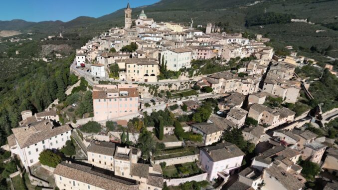 Trevi si prepara per un fine settimana di eventi culturali e artistici