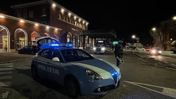 Intensificazione dei controlli della Polizia di Stato a Foligno: oltre 80 le persone controllate