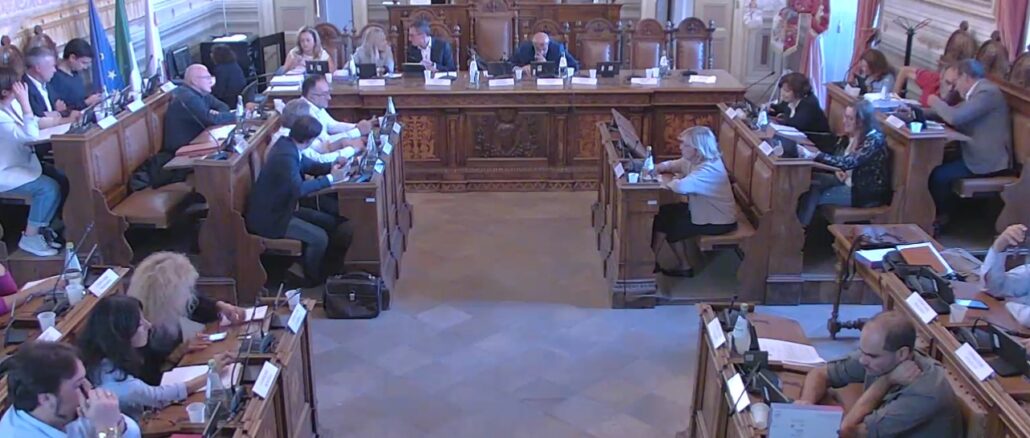 Foligno chiede lo stop alla manovra fiscale, Lega all'attacco