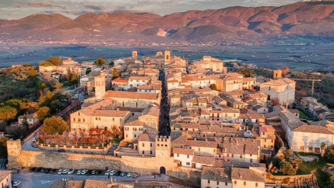 Montefalco presenta la sua prima Rassegna Teatrale Montefalco presenta la sua prima Rassegna Teatrale
