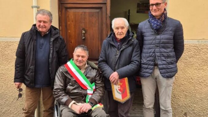 Zuccarini premia il calzolaio Loreti a Foligno