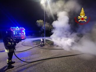 Incendio a Montefalco, furgone in fiamme: nessun ferito