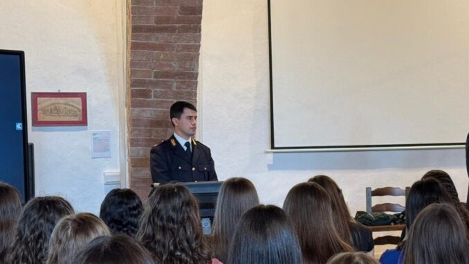 Polizia di Stato a scuola contro i rischi del web