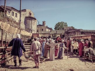 Umbria: bevagna, gaite rievoca dante e boccaccio