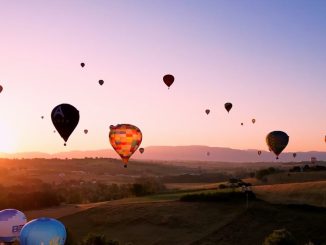 Mongolfiere in volo a Gualdo per l’avvio del Balloon Grand Prix